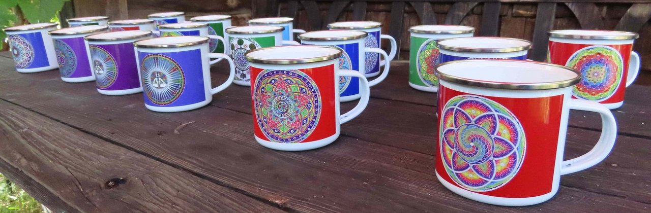 Diverse Emaille Blechtassen mit Mandala Motiven