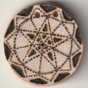Pentagramm in Zehnstern auf Holzscheibe gebrannt